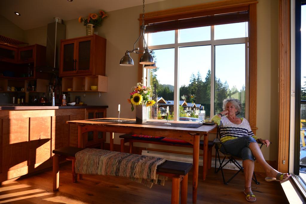 Bjørn Holm Villa Port Renfrew Eksteriør billede